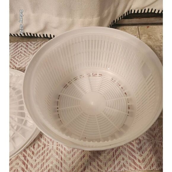 SL Kitchen accessories, salad bowl, spatulas, pot holders, peeler... - Picture 9 of 12